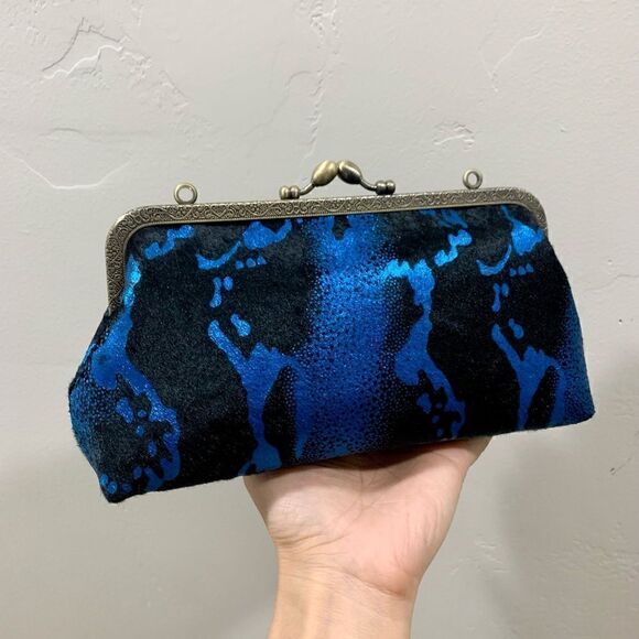 Handmade Real Hair-on Calf hide  Embossed Kisslock Clutch/Wristlet/Crossbody - Picture 7 of 16